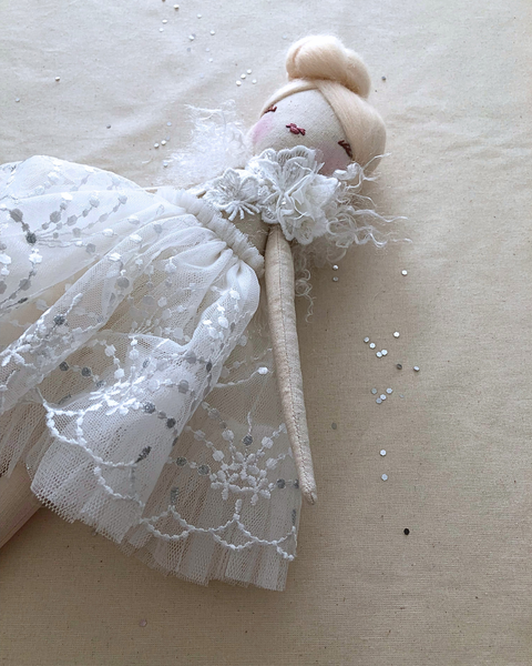 Deluxe Lace Petite