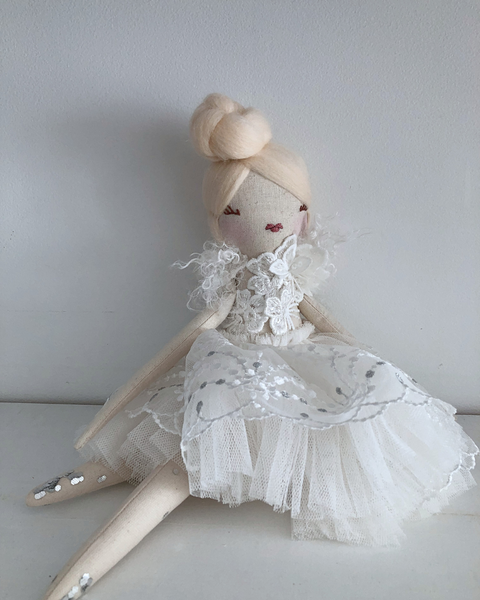 Deluxe Lace Petite
