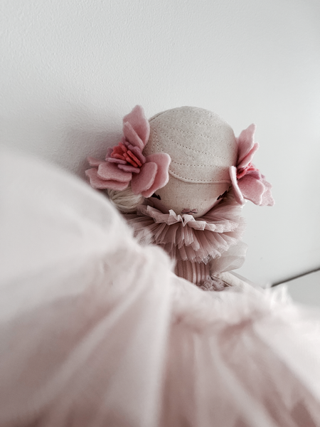 Grande Petal Petite